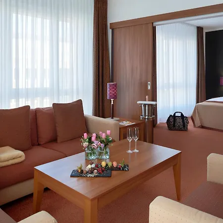 ホテル ドリント アム ドーム エルフルト 4*