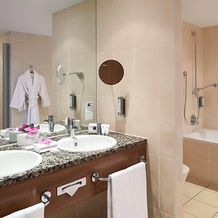 Dorint Am Dom Hotel 4*