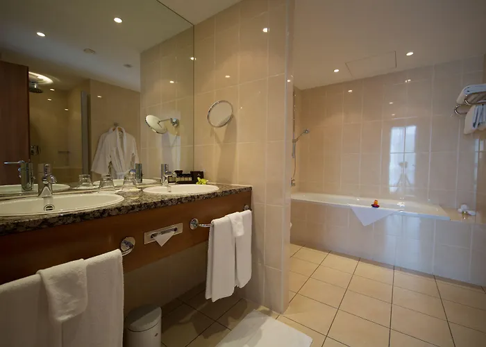 Dorint Am Dom Otel Erfurt